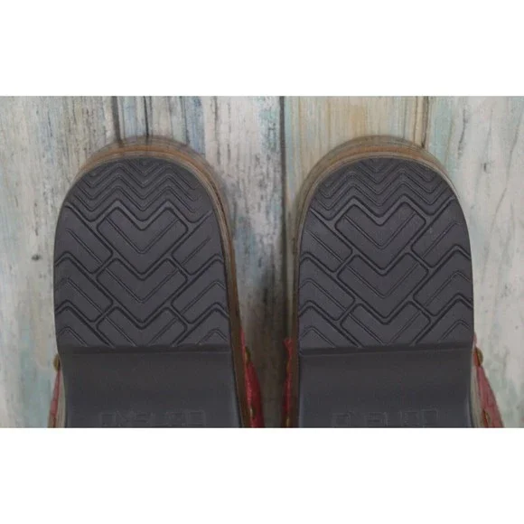 Dansko Mila Clogs Size 8.5-9 (39) Red Woven Studded Sandals - Picture 9 of 11